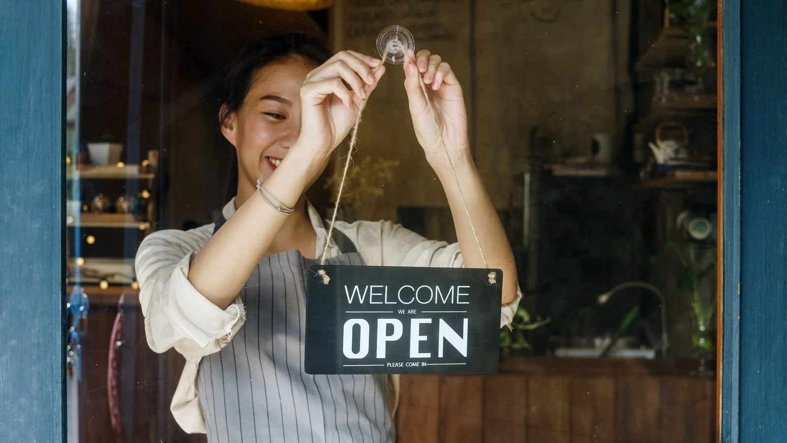 Restaurant Opening Guide: Navigating Market Challenges 2025